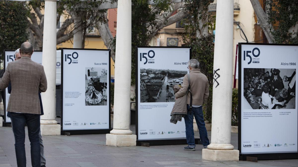 El asalto al Ayuntamiento de Alzira se expone en el panel número 11.