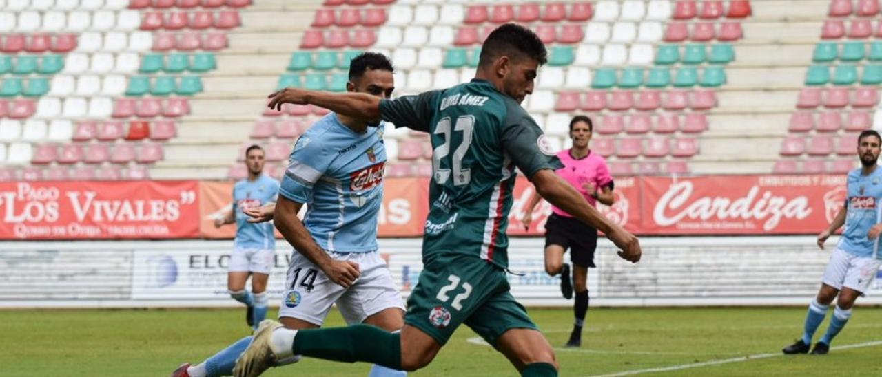 Un acción del partido entre Zamora y Coria.