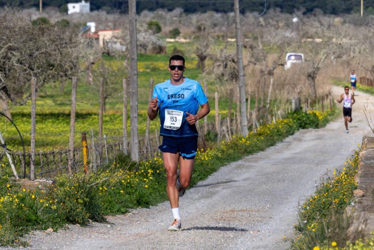 Alberto Parrilla, ganador de la carrera, en un tramo de la carrera sobre es Pla de Corona.