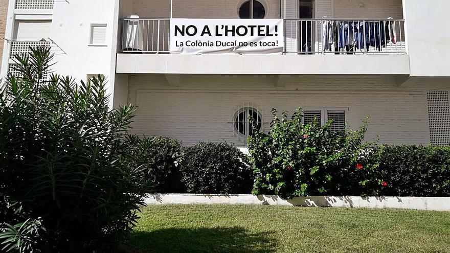 Propietarios de la Ducal de la playa de Gandia inician la batalla contra el hotel