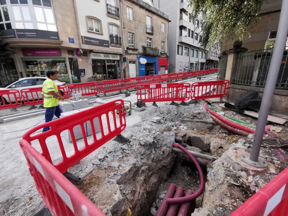 Investigan un singular enterramiento que obliga a parar unas obras en Pontevedra