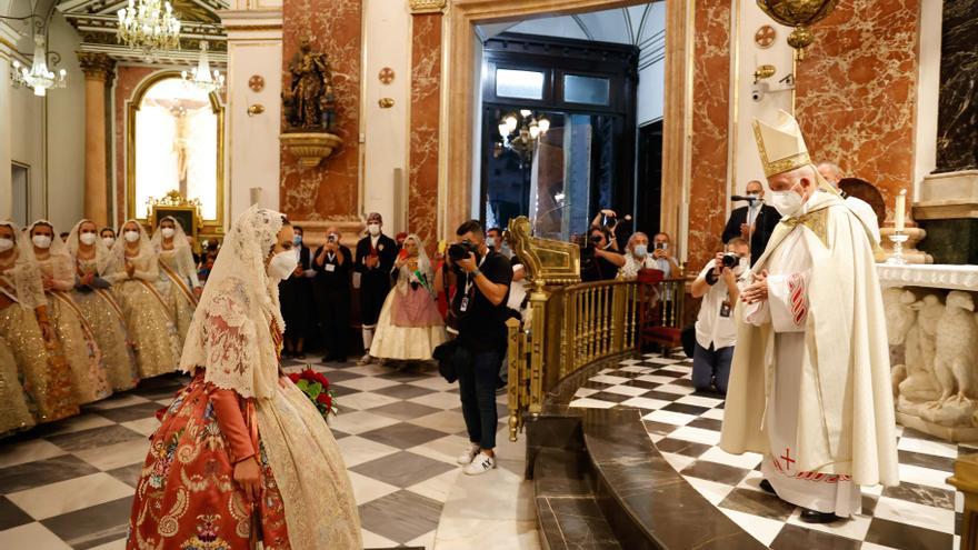 La Fallera Mayor y su Corte de Honor cierran la Ofrenda más atípica