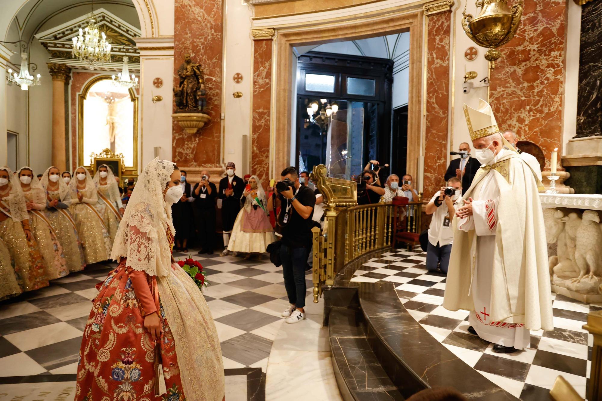 La Fallera Mayor y su Corte de Honor cierran la Ofrenda más atípica