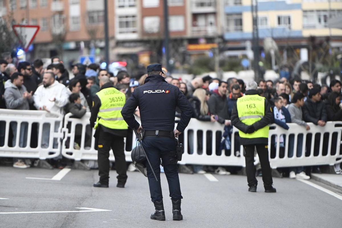 Dispositivo de la Policía Nacional en un partido de riesgo en Balaídos, el que enfrentó al Celta y al Real Madrid