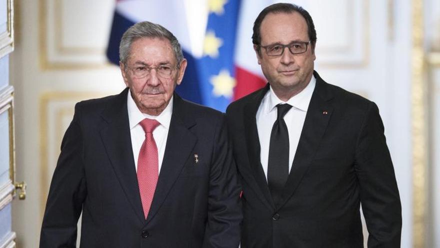 Raúl Castro y Hollande en el Elíseo.