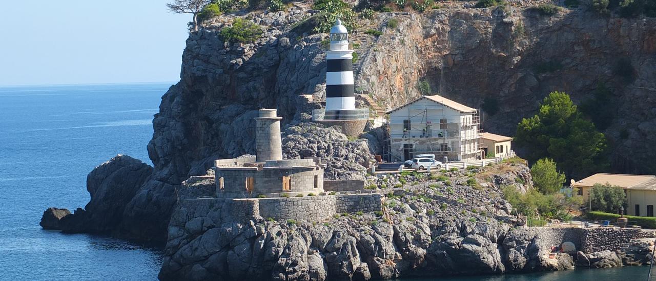 Acuerdo para que se puedan realizar visitas en el antiguo faro del Port de  Sóller - Diario de Mallorca