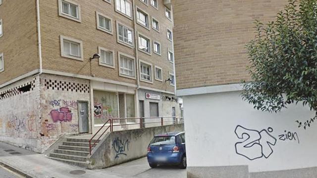 Bajos en la urbanización A Barcala, en Cambre