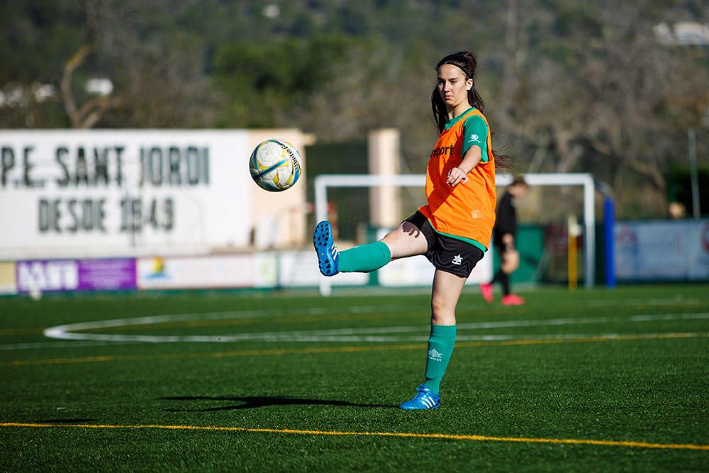 Equipo femenino de la Penya Esportiva Sant Jordi