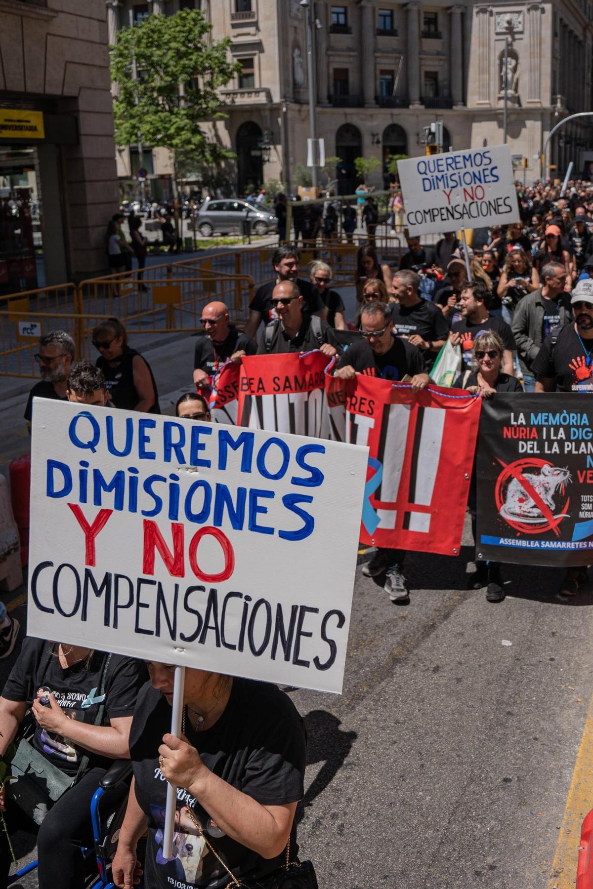 Trabajadores de prisiones se manifiestan en Barcelona para tener mayor seguridad.