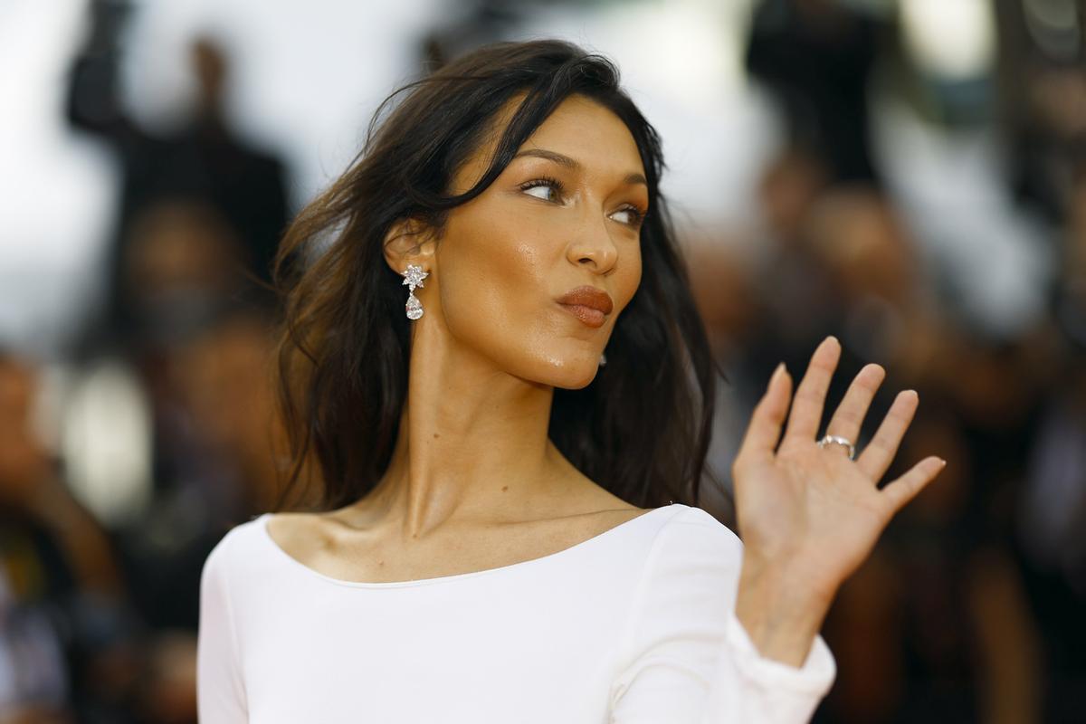 Bella Hadid con flequillo
