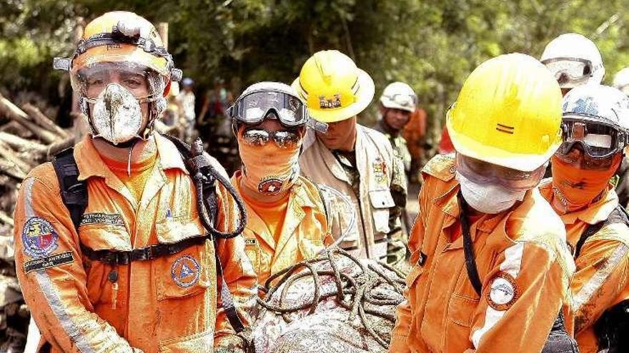 Al menos 63 muertos en Colombia por fuertes lluvias y avalanchas