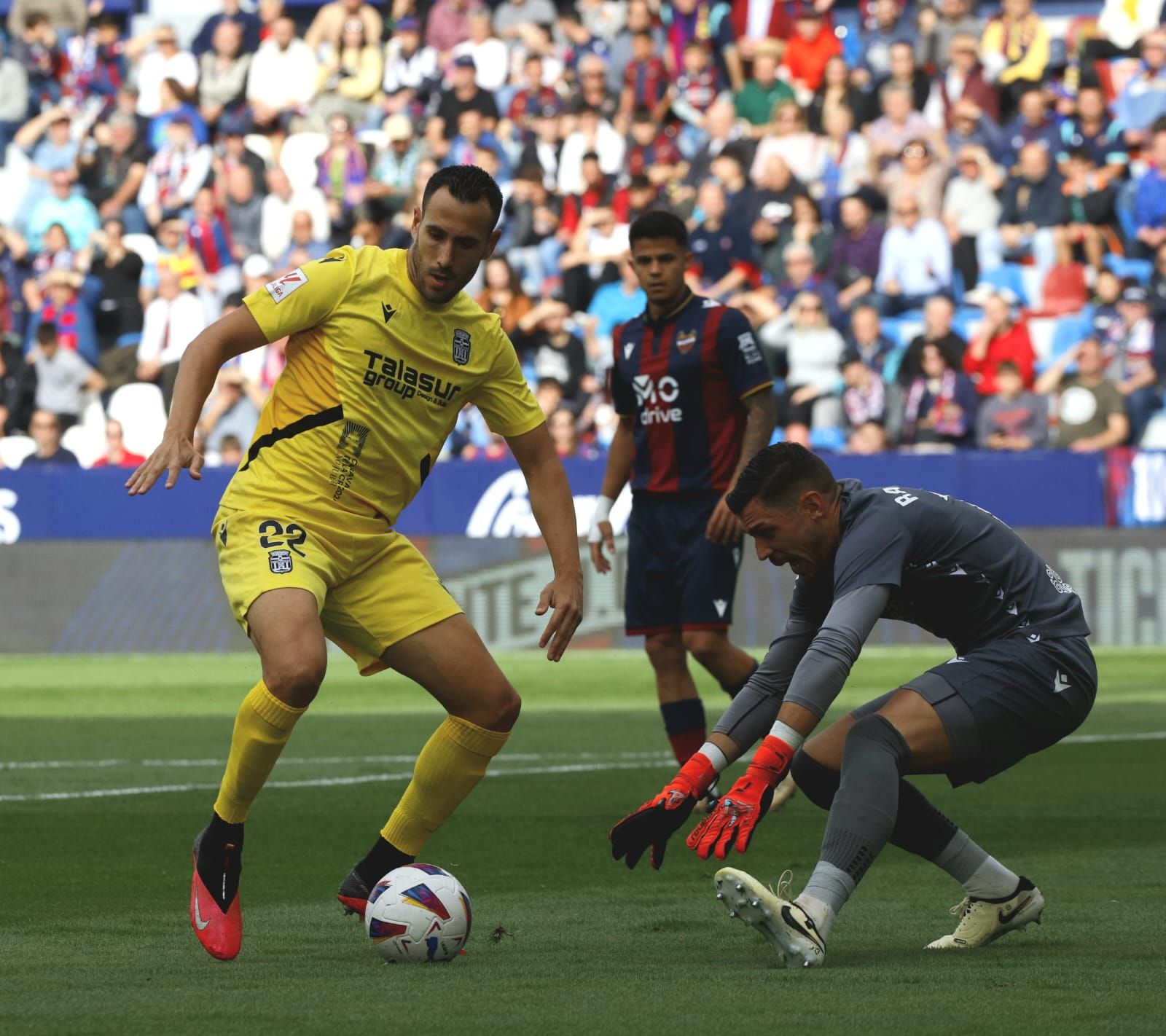 La victoria del FC Cartagena en la casa del Levante, en imágenes