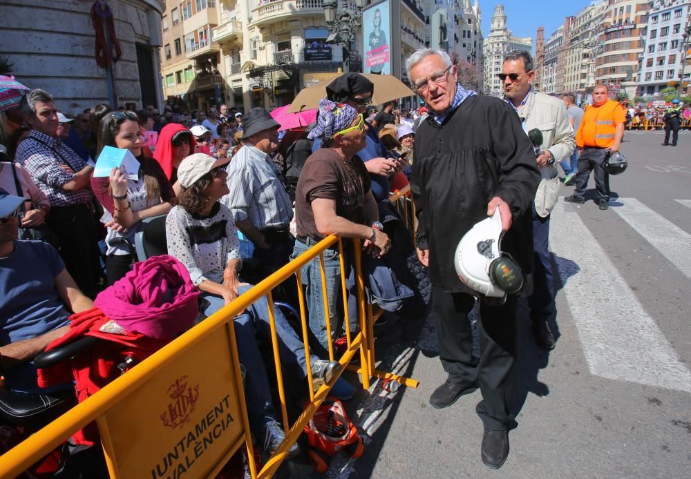 Búscate en la mascletà del 18 de marzo