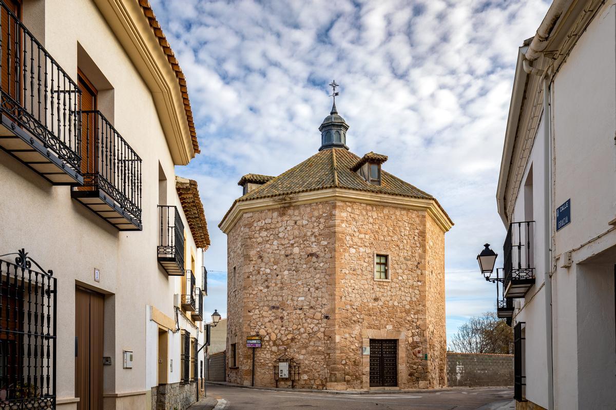 La ermita de la Veracruz, que hoy es Biblioteca y Archivo Municipal