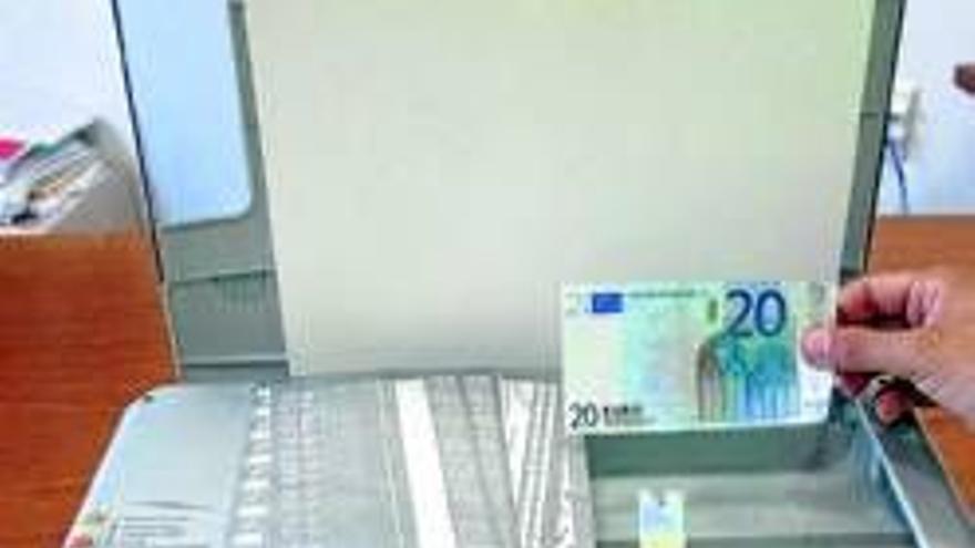 Detenido un extremeño por falsificar billetes de 20 euros