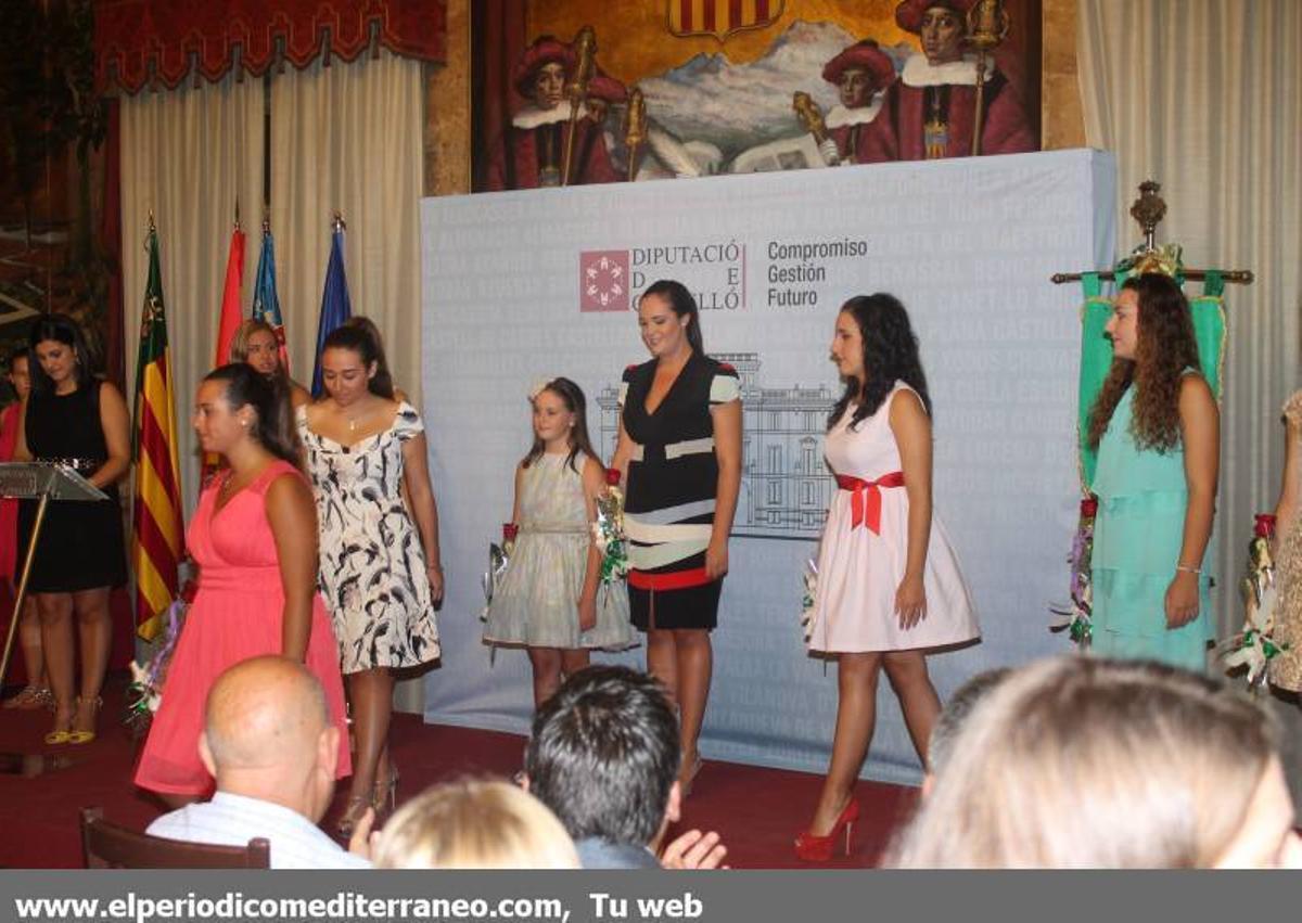 Castellón da la bienvenida a las reinas del 2014, Dunia Gormaz y Cristina Batalla
