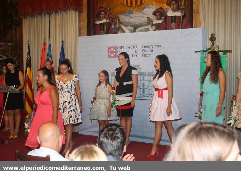 Castellón da la bienvenida a las reinas del 2014, Dunia Gormaz y Cristina Batalla