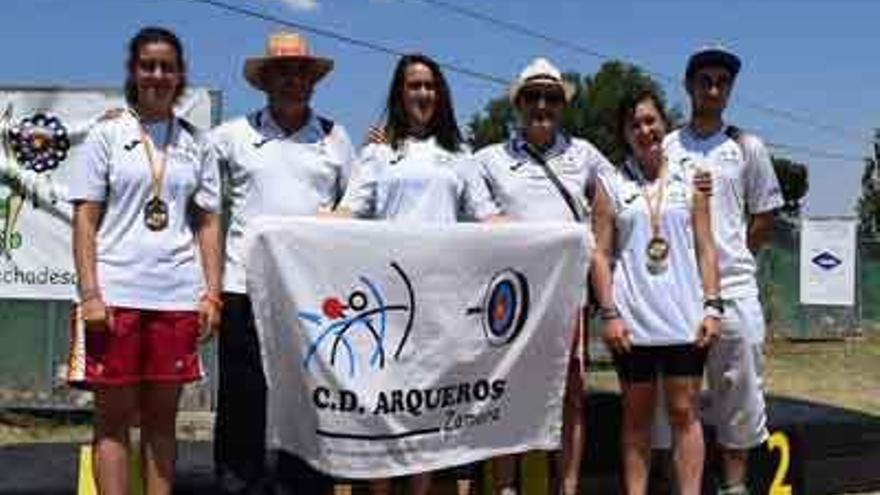 Varios integrantes del equipo zamorano durante el campeonato.