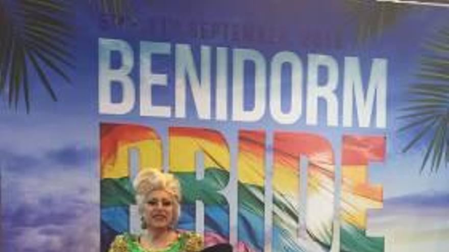 Drag Queens en el estand de Benidorm.