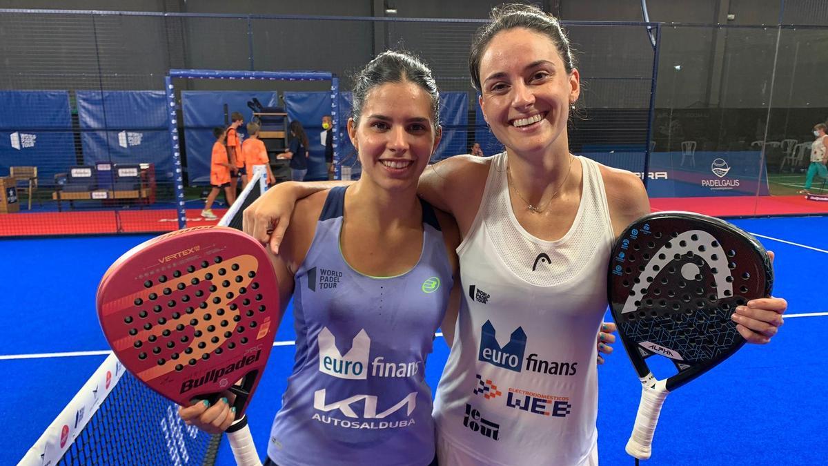 Tamara Icardo y Delfi Brea tras ganar en octavos de final en el Family Sport Center