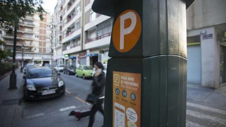 Solo el 14,4 por ciento de las plazas de la zona naranja las utilizan los no residentes