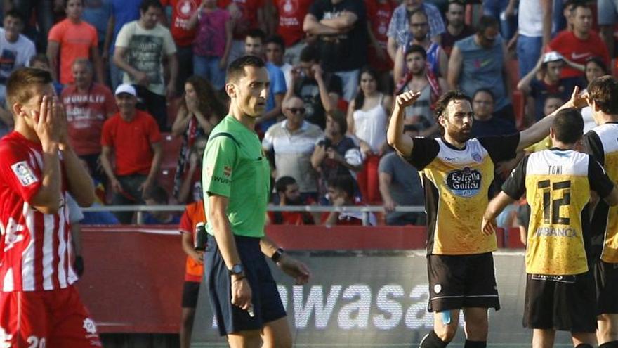 Caballero celebra el gol del Lugo que va acabar amb les esperances d&#039;ascens del Girona.