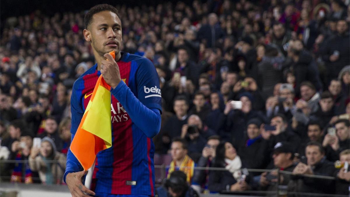 Neymar ha renovado esta temporada hasta 2021