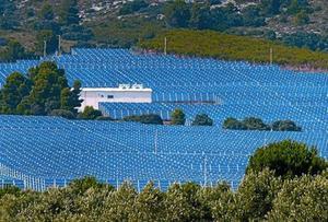 Planta solar fotovoltaica a la localitat de Beneixama (Alacant).