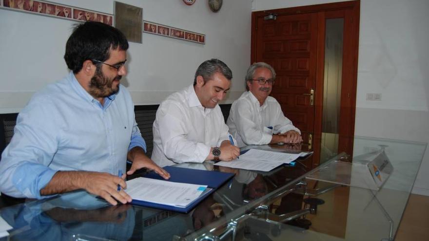 Imagen del acto de firma del convenio ayer en Inca.