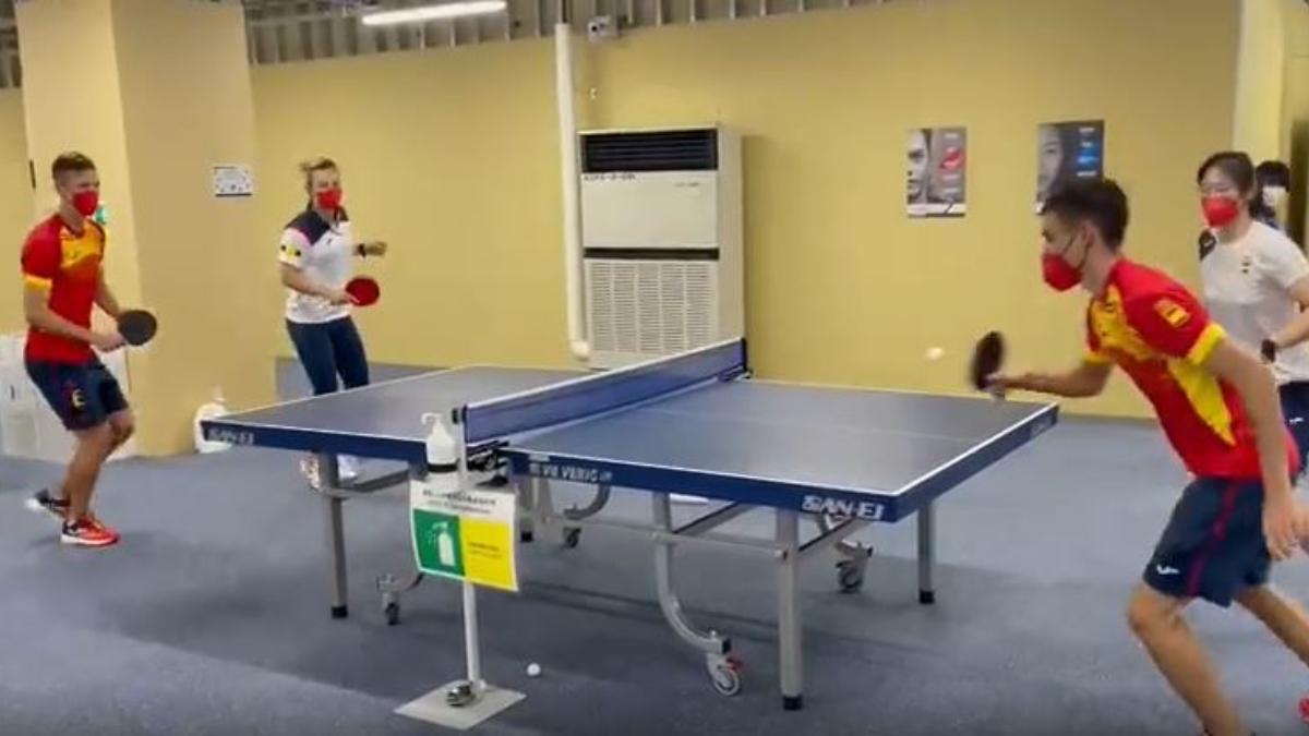 ¿Se le da algo mal a Pedri? Este es el puntazo en dobles mixtos de Ping Pong del azulgrana