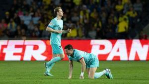 De Jong y Lewandowski se lamentan en el Estadio Gran Canaria