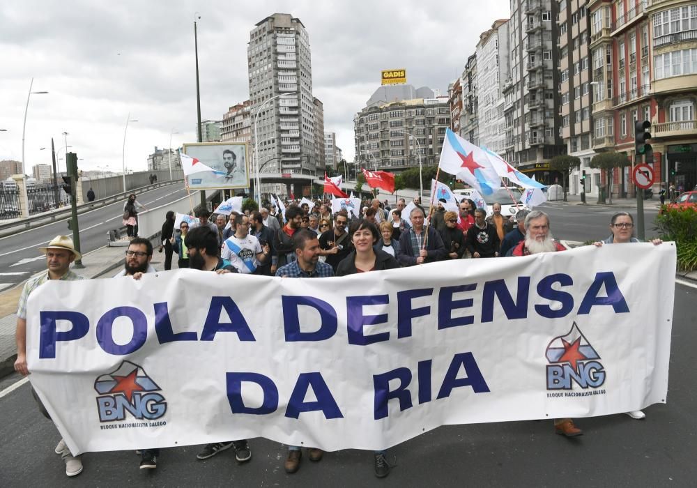 Manifestación en defensa de la ría de O Burgo