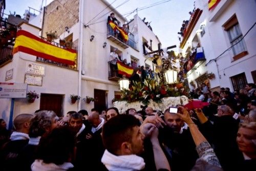 Alicante se vuelca con la procesión de Santa Cruz