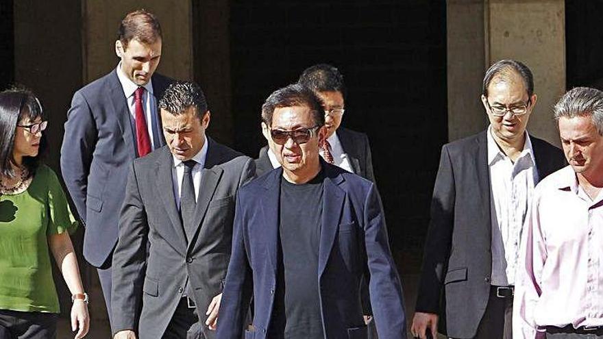 Peter Lim, en la visita a las obras del Nuevo Mestalla, que no ha podido reactivar.