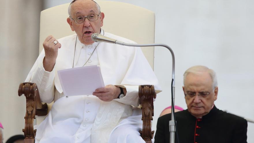 El Papa Francisco suspende su agenda por fiebre