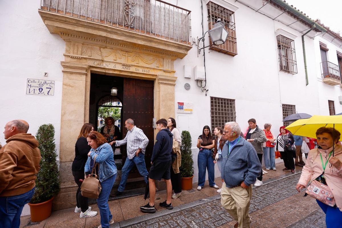 Los Patios de Córdoba desafían a la lluvia en el ecuador de la fiesta