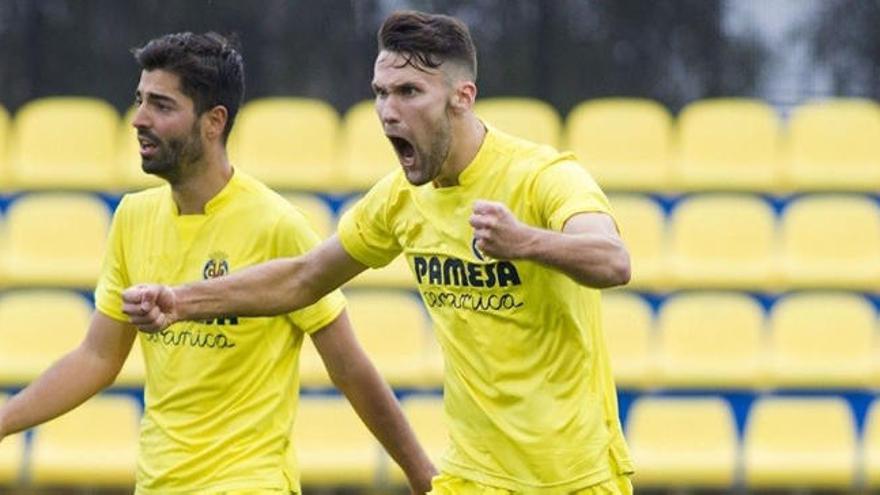 Una imagen del jugador en su etapa en el filial amarillo celebrando un gol.