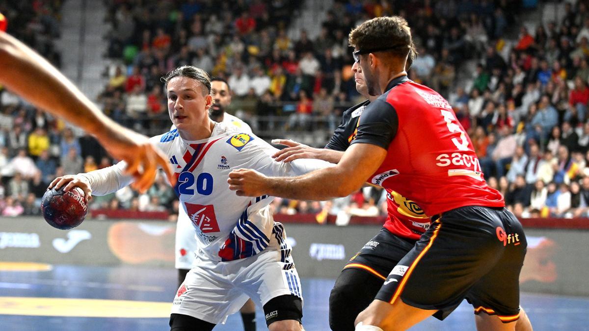 Serradilla, en tareas defensivas ante Desblancs