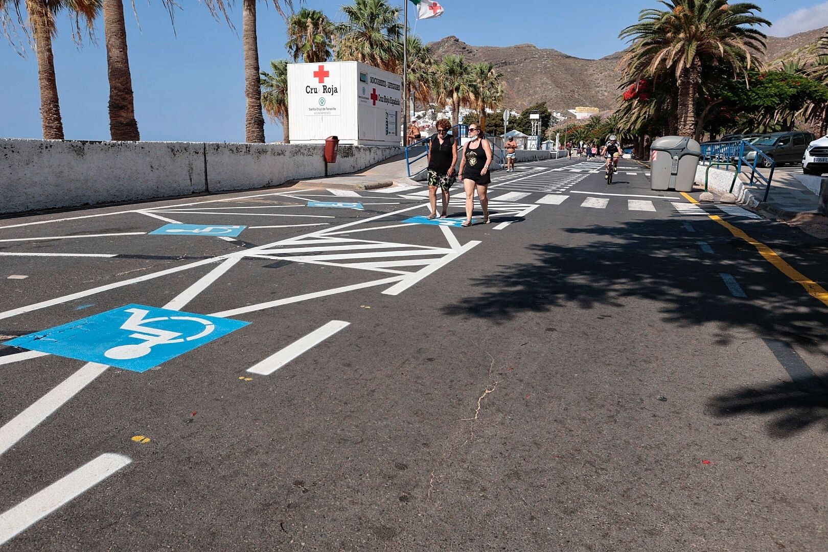 Eliminados los aparcamientos en el carril 0 de Las Teresitas