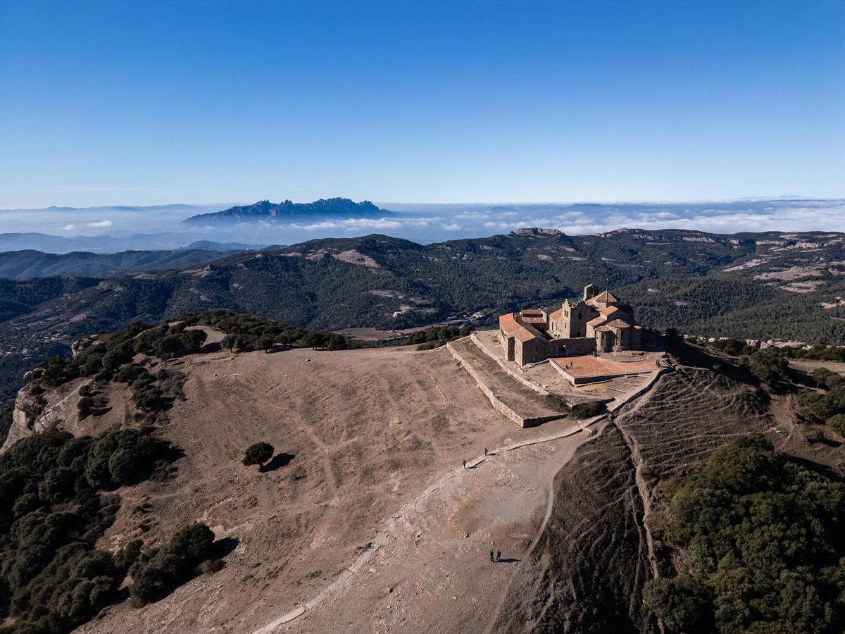 El paisaje de la famosa montaña de La Mola, que tiene un cierre anunciado