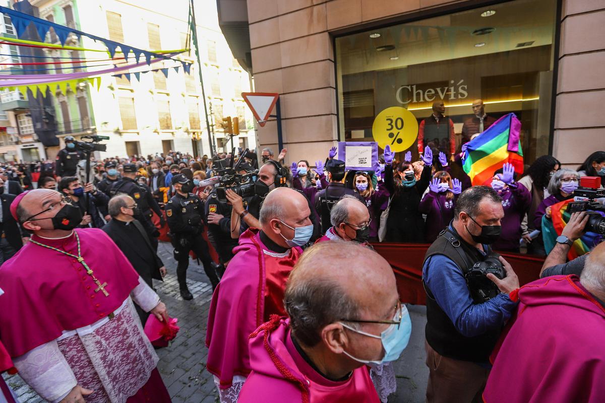 Hablan las víctimas de las terapias de conversión de homosexuales