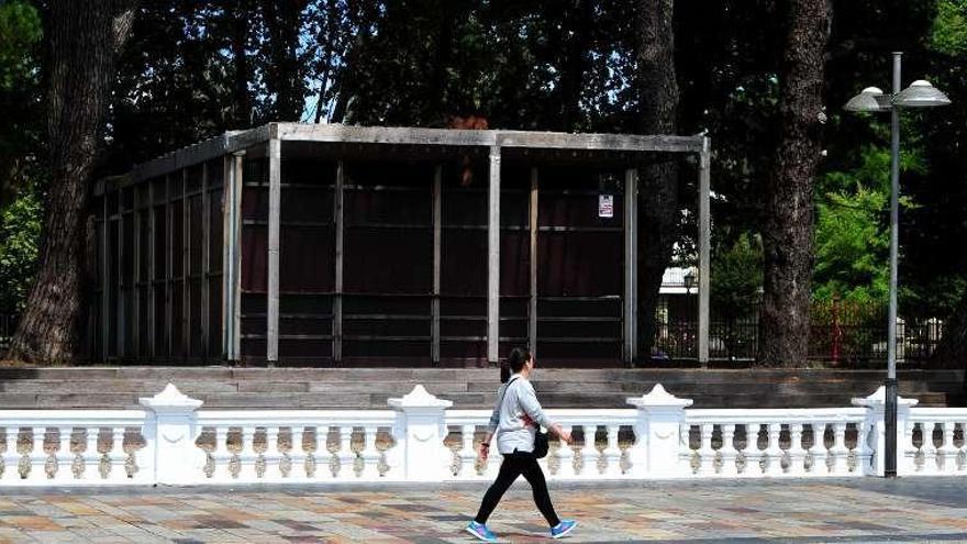 El kiosco municipal del parque de Compostela. // Iñaki Abella