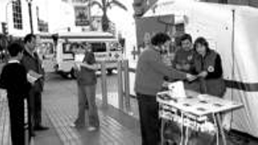 Cruz Roja sale a la calle para captar voluntarios