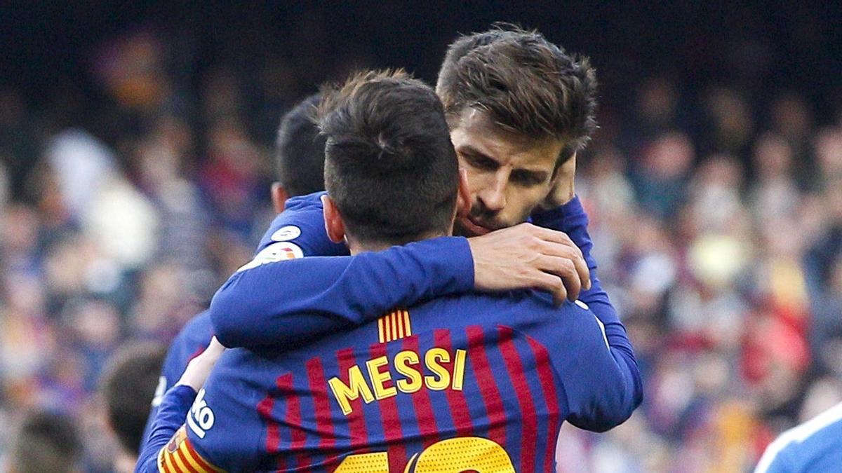 Piqué se despide de Messi.