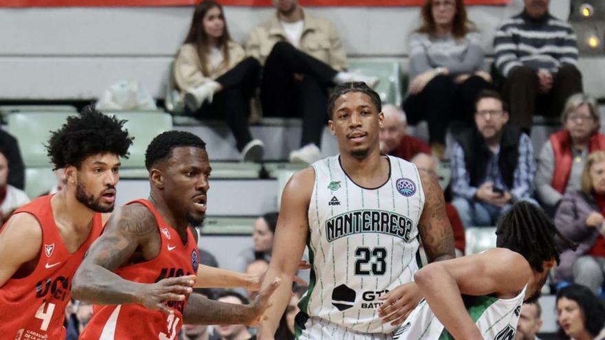 Dylan Ennis, en el partido de la primera vuelta ante el Nanterre. | JUAN CARLOS CAVAL