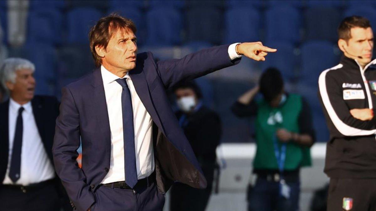 Tras el mal inicio del Inter, las críticas han empezado a surgir en el entorno de los Nerazzurri, pero Conte no parece muy de acuerdo con sus detractores, a los que recomienda dejar la bebida