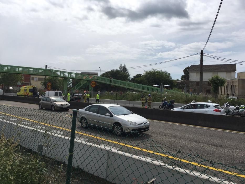 Un accidente atasca la AP-9 en sentido Vigo