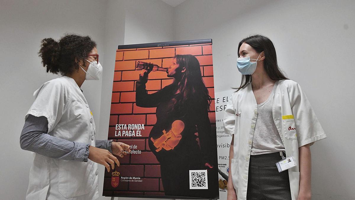 Dahianira Camacho y Brittney Sweetser se incorporaron la pasada semana a la Unidad de Salud Medioambiental de la Arrixaca