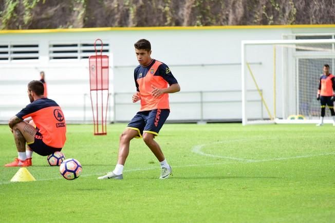 Entrenamiento UD Las Palmas en Barranco Seco ...