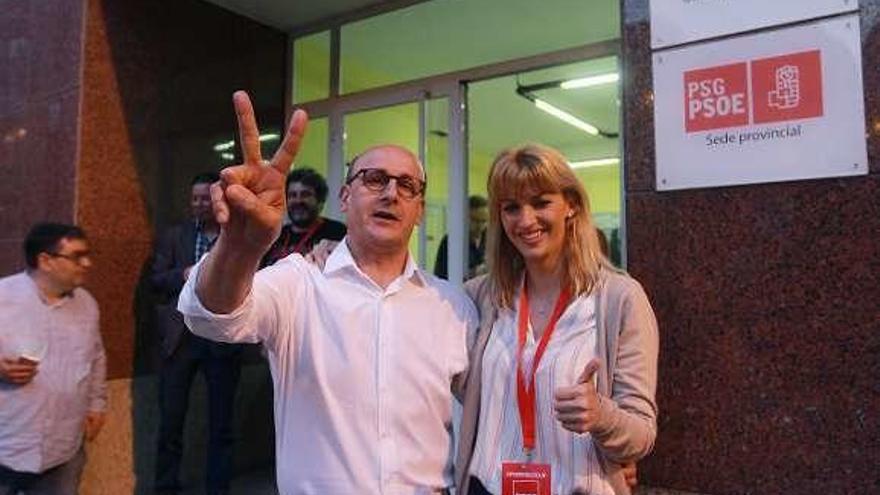 Adolfo Pérez y Marina Ortega, en la sede socialista. // Iñaki Osorio